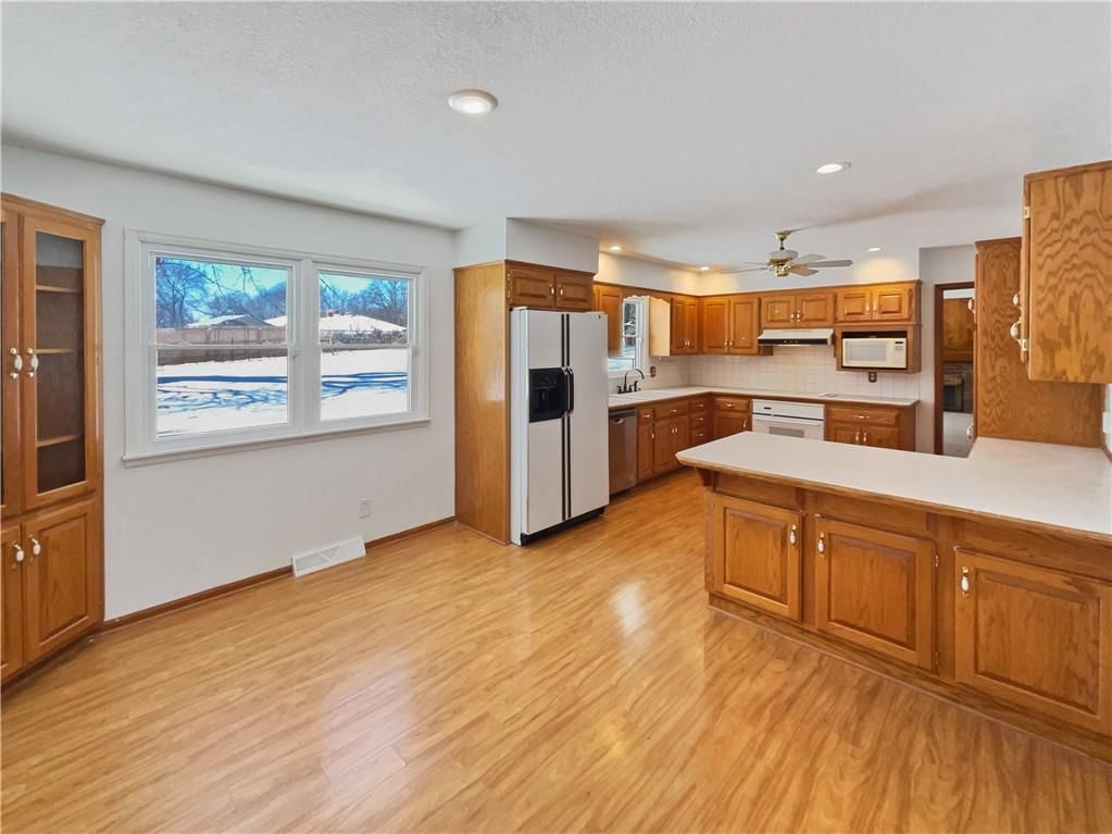 2304 N 86th Terrace — photo 14