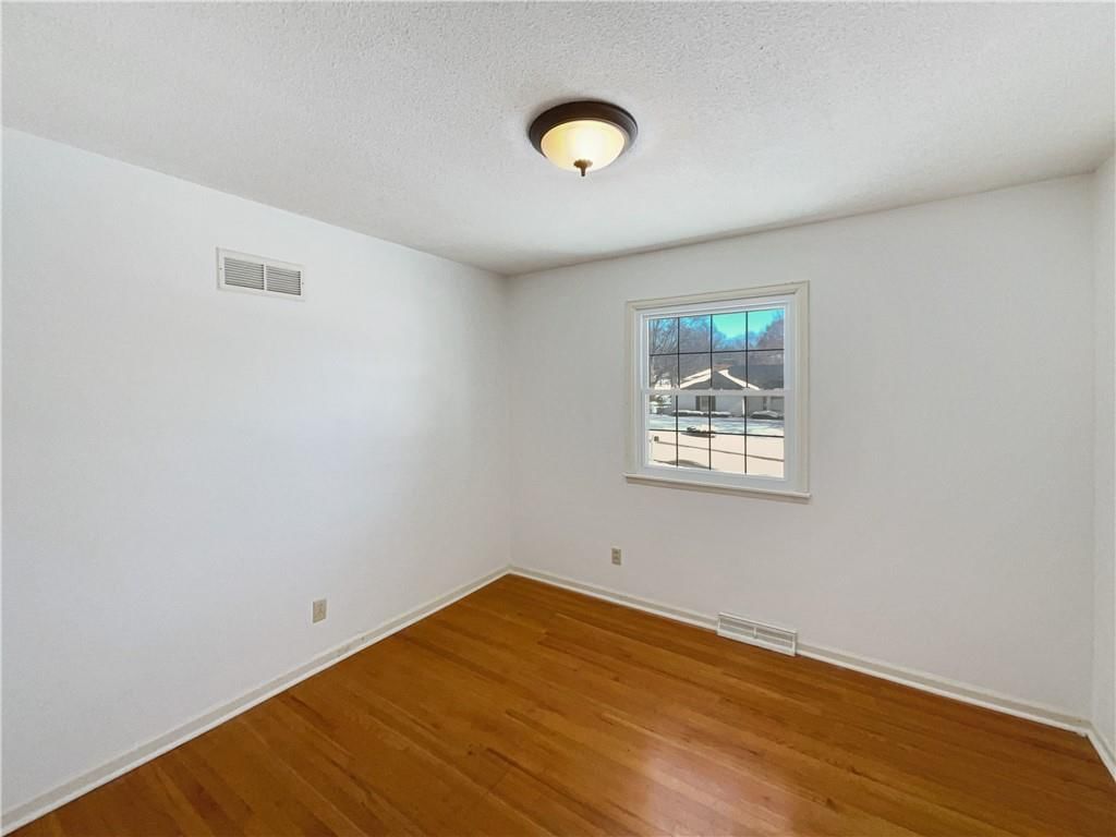 2304 N 86th Terrace — photo 15
