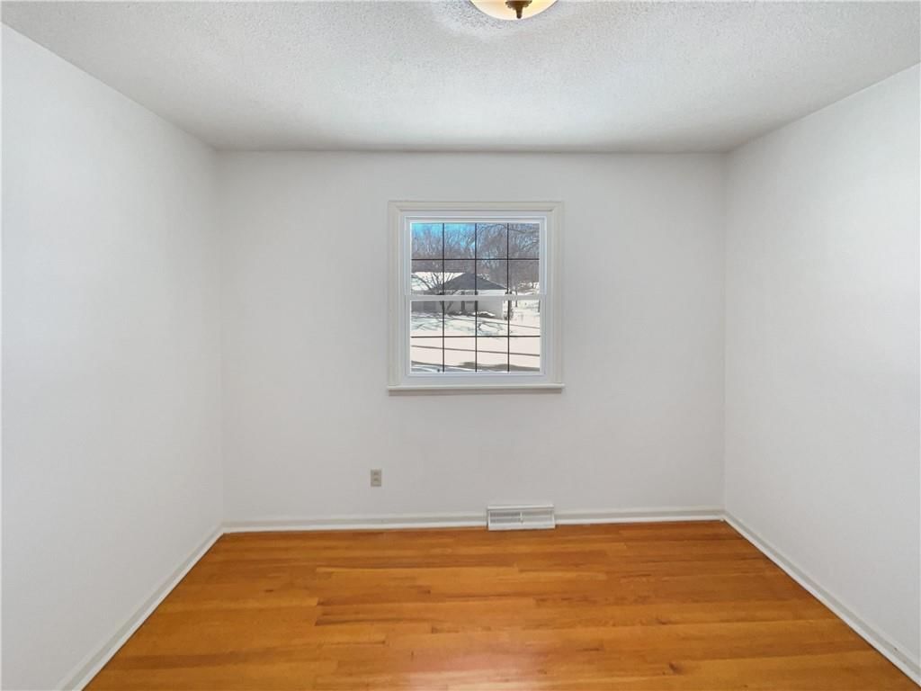 2304 N 86th Terrace — photo 5