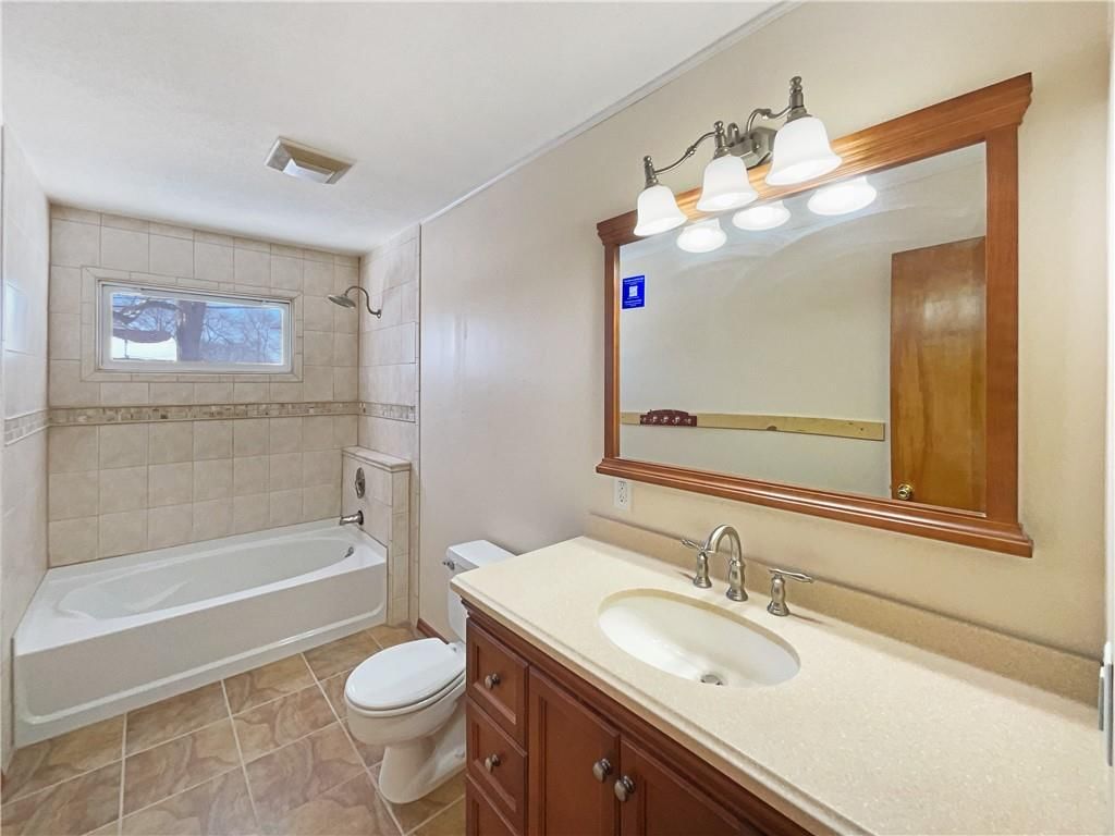 2304 N 86th Terrace — photo 7