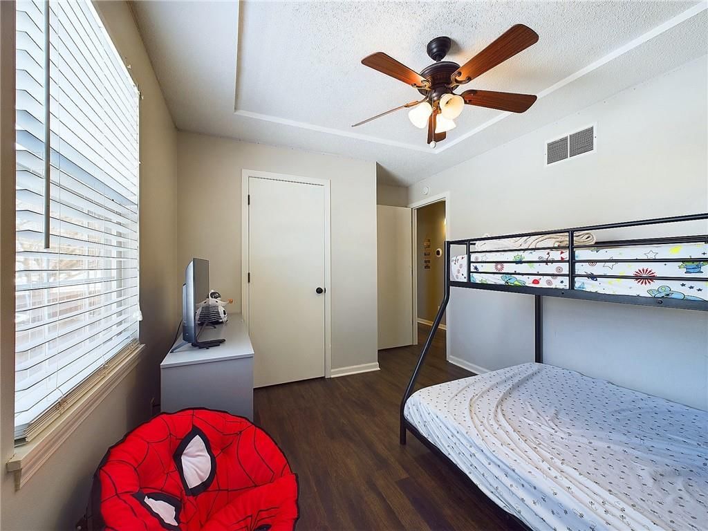 501 Mallory Court — photo 12