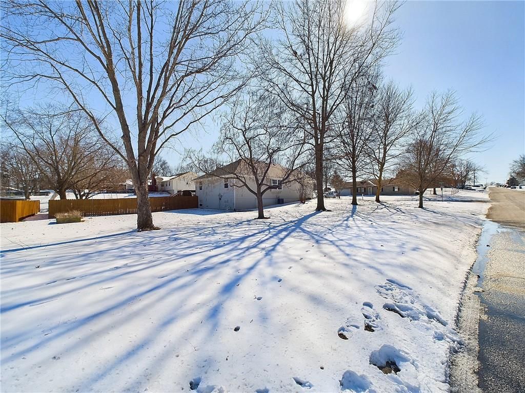501 Mallory Court — photo 25