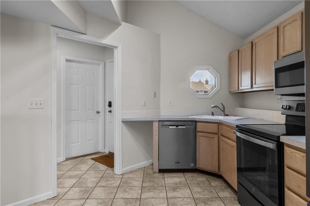 3718 Hartford Avenue — photo 7