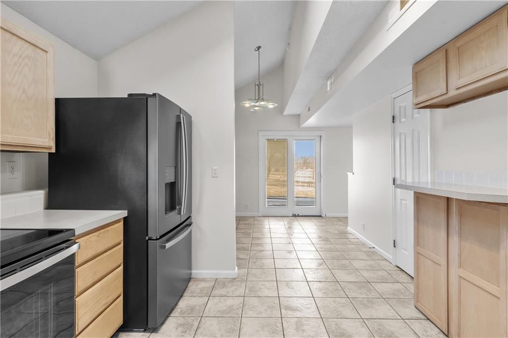 3718 Hartford Avenue — photo 8