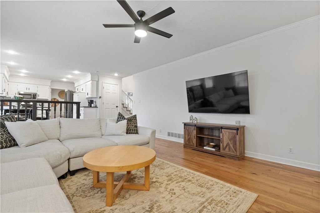 8523 Alden Street — photo 6