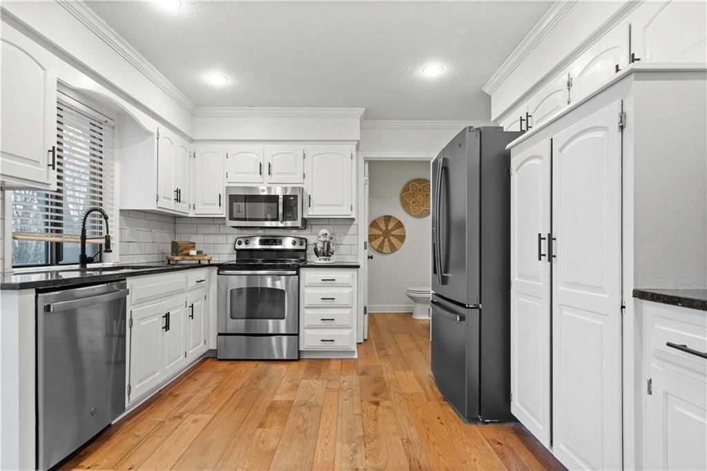 8523 Alden Street — photo 8
