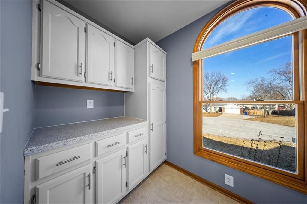 1134 NE Banner Drive — photo 16