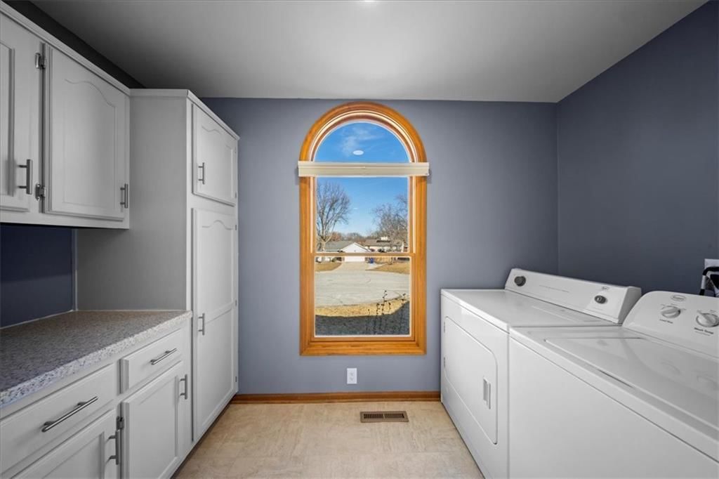 1134 NE Banner Drive — photo 26