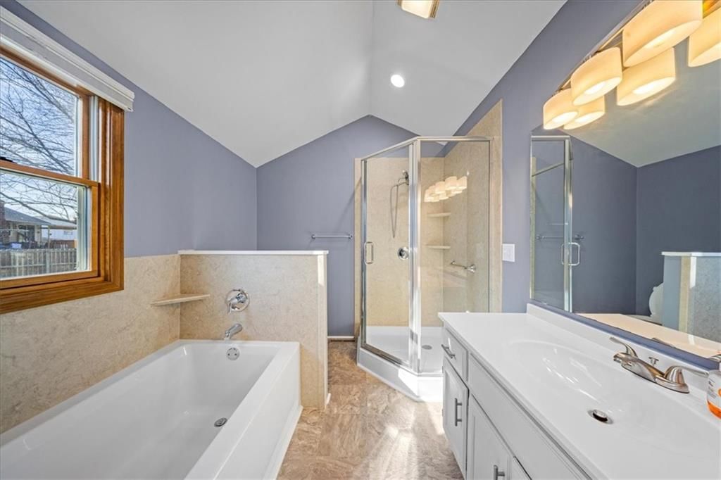 1134 NE Banner Drive — photo 32
