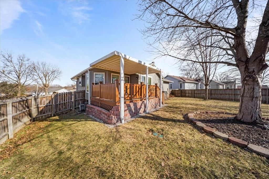 1134 NE Banner Drive — photo 56