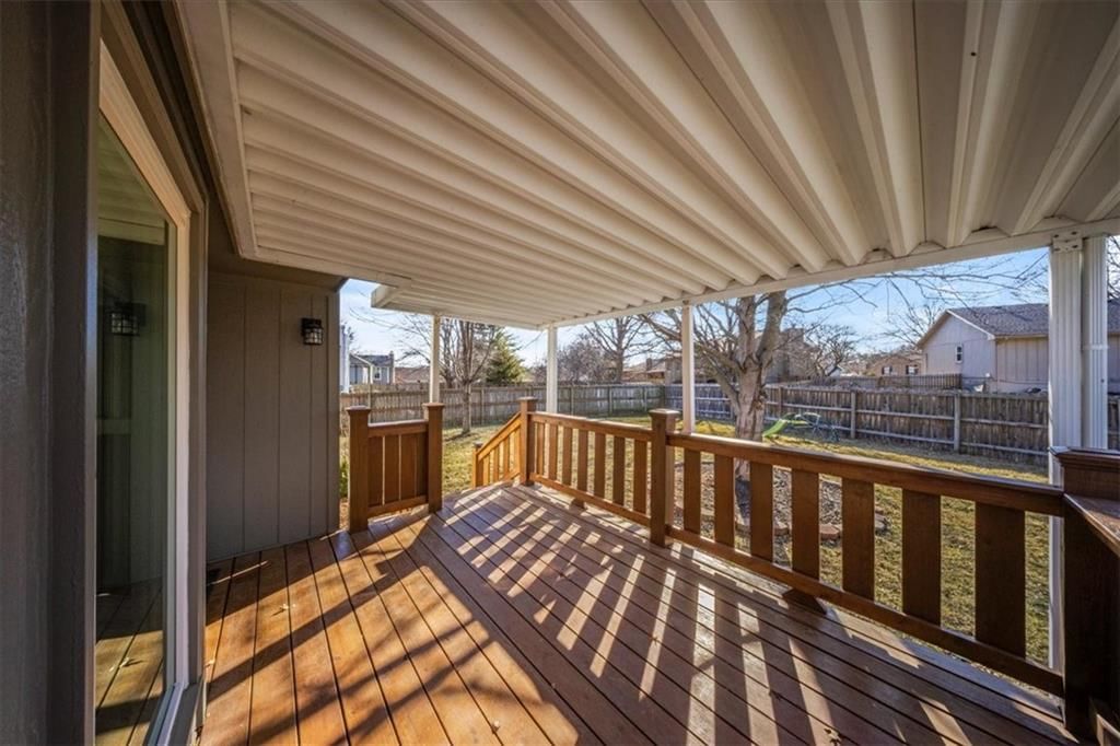 1134 NE Banner Drive — photo 63