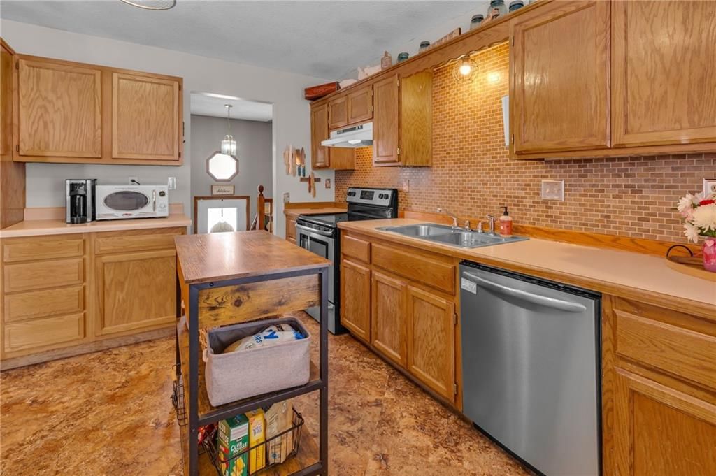 612 Russell Street — photo 11