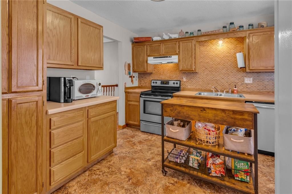 612 Russell Street — photo 9