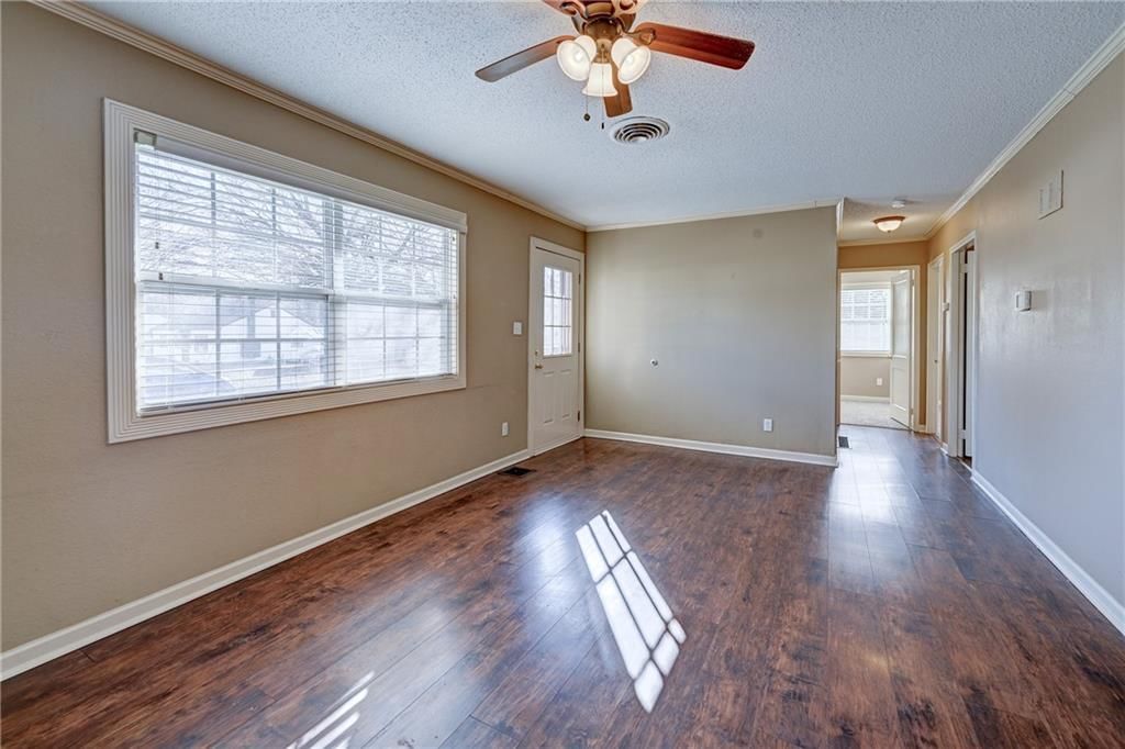 2302 NE 58th Terrace — photo 3