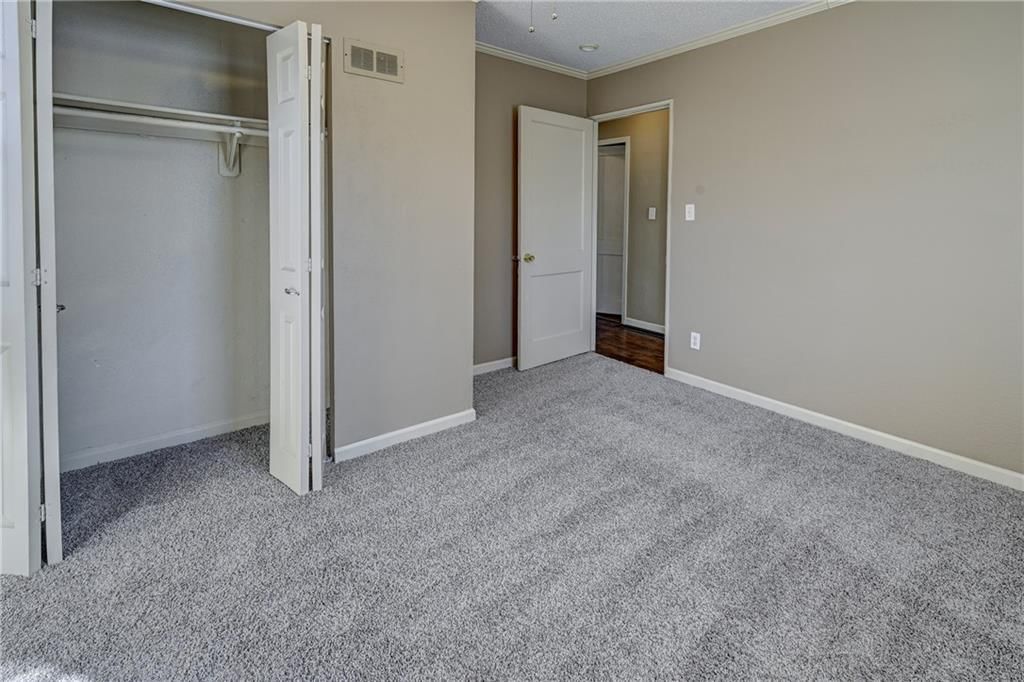 2302 NE 58th Terrace — photo 9