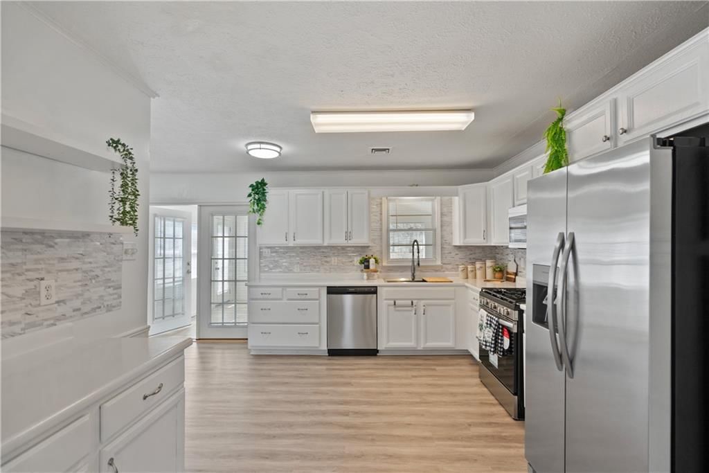 2104 W 7th Street — photo 18