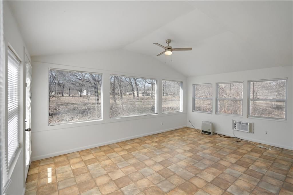2104 W 7th Street — photo 23