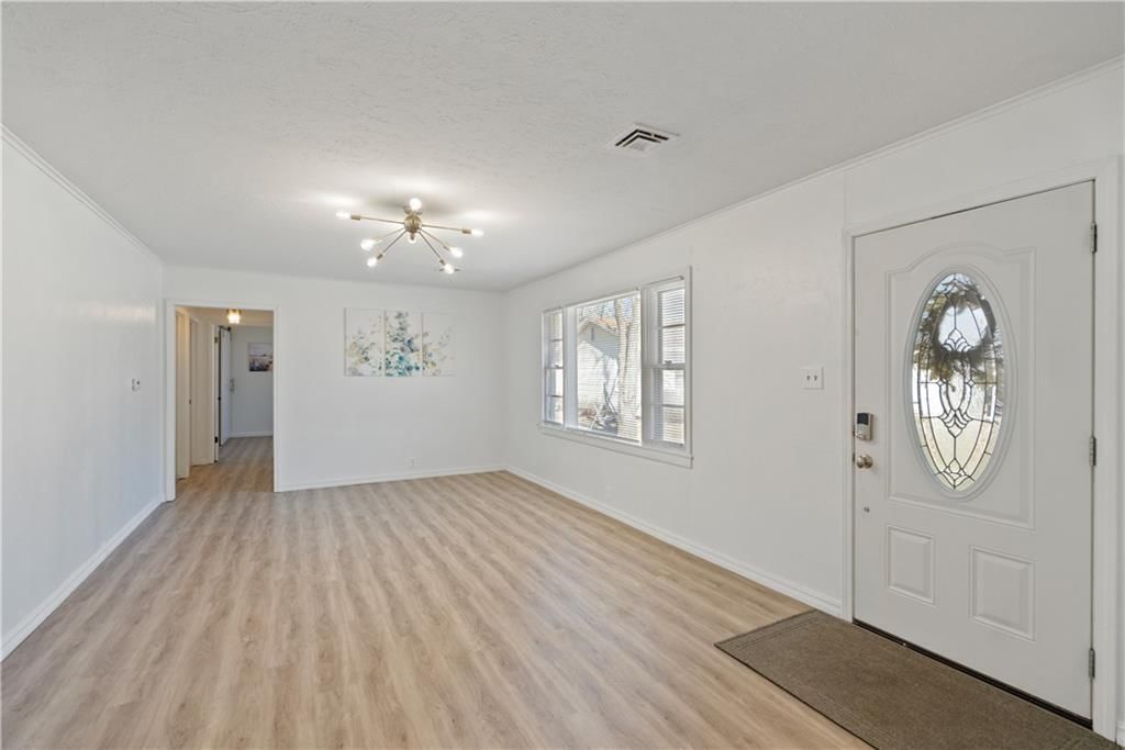 2104 W 7th Street — photo 8