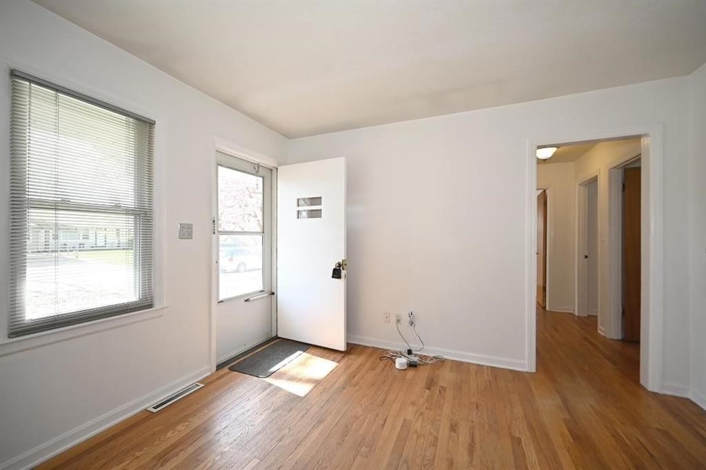 5352 N MICHIGAN Avenue — photo 12