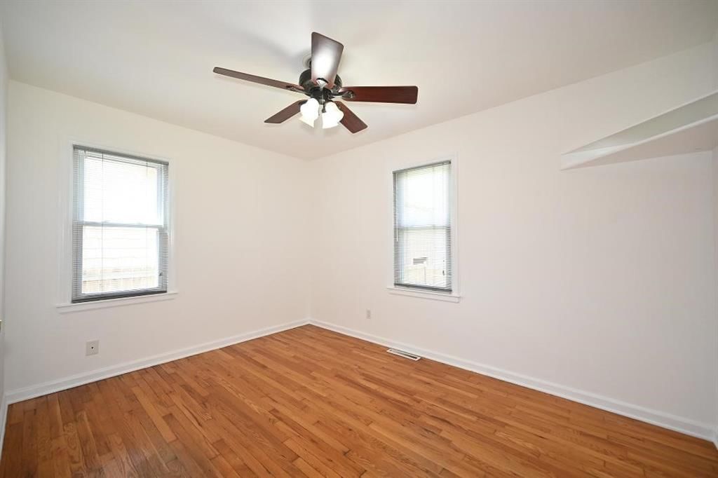 5352 N MICHIGAN Avenue — photo 20