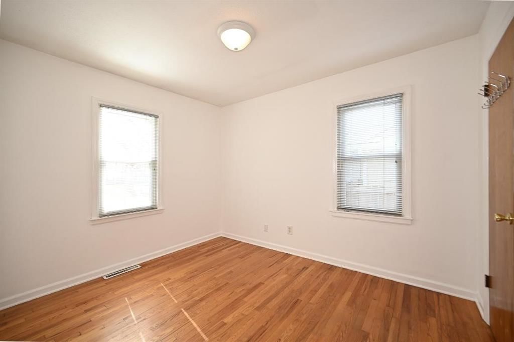 5352 N MICHIGAN Avenue — photo 24