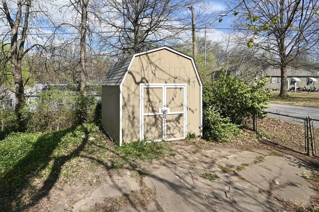 5352 N MICHIGAN Avenue — photo 10