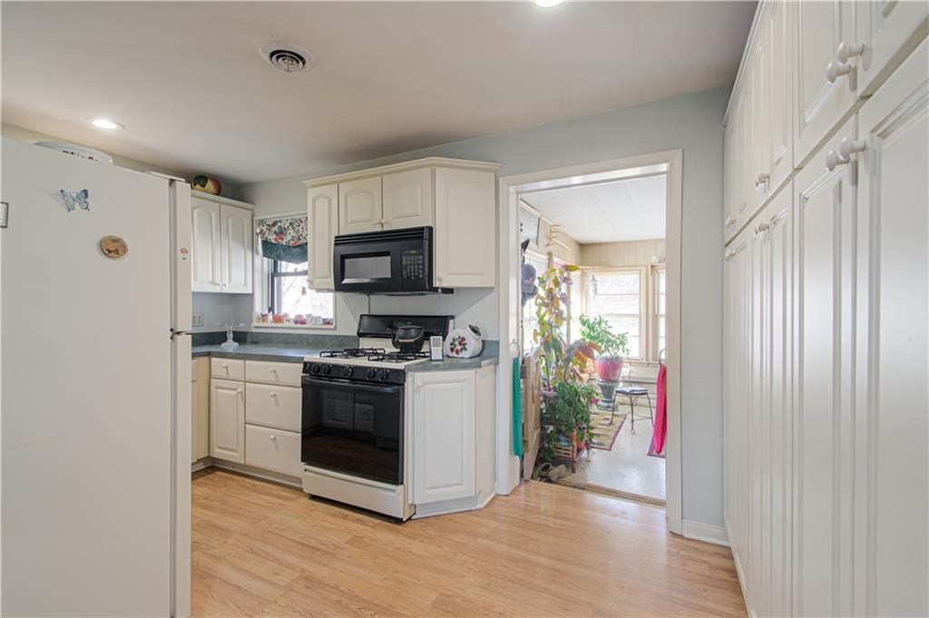 3214 N 66th Terrace — photo 9