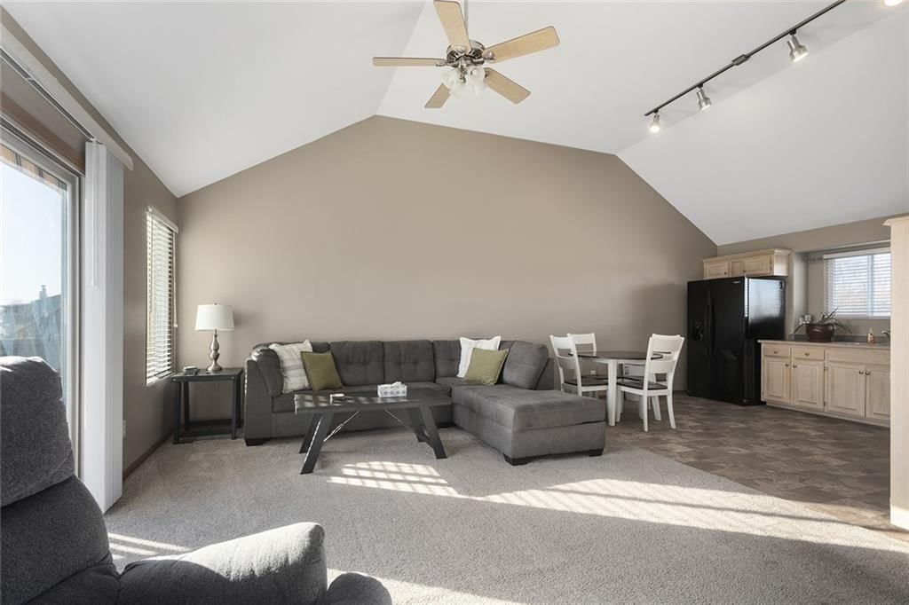 1009 Bunting Lane — photo 3