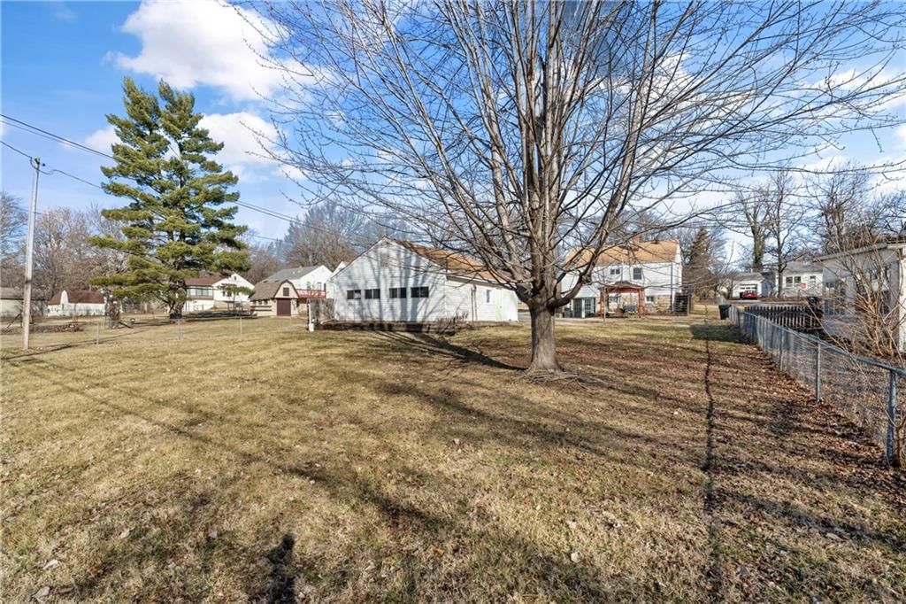 9413 E 68th Terrace — photo 33