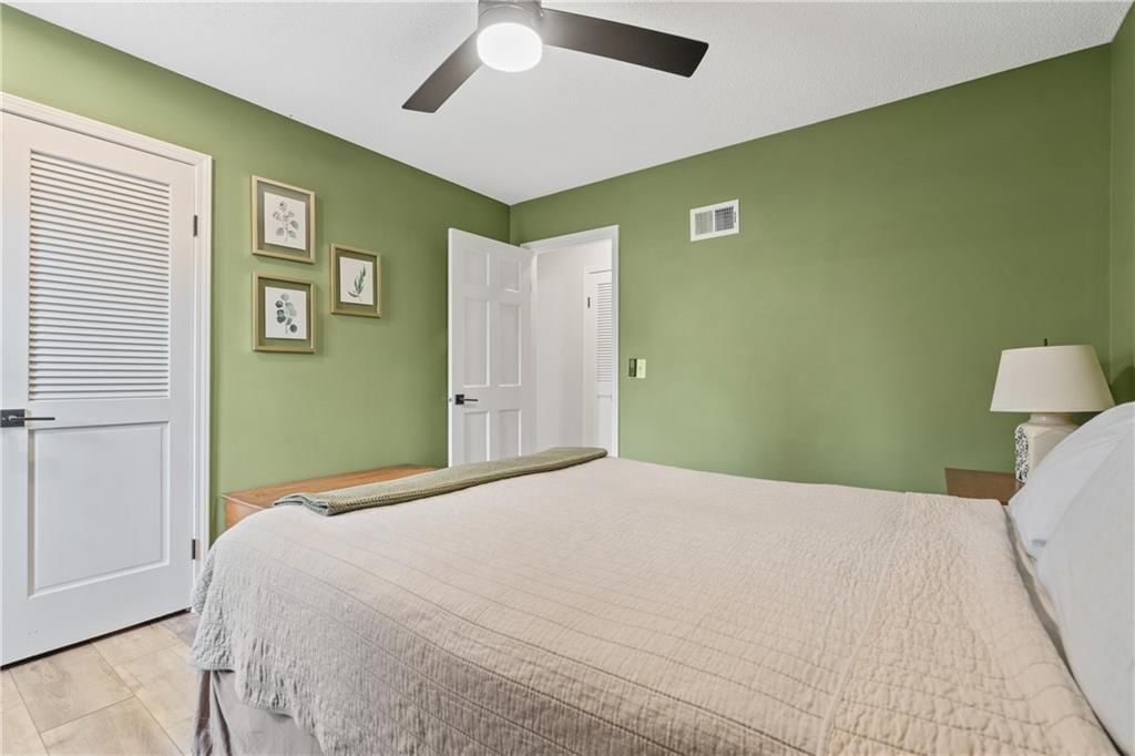 9439 W 111th Terrace — photo 33