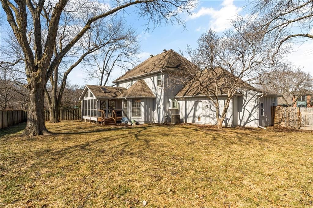 9439 W 111th Terrace — photo 44