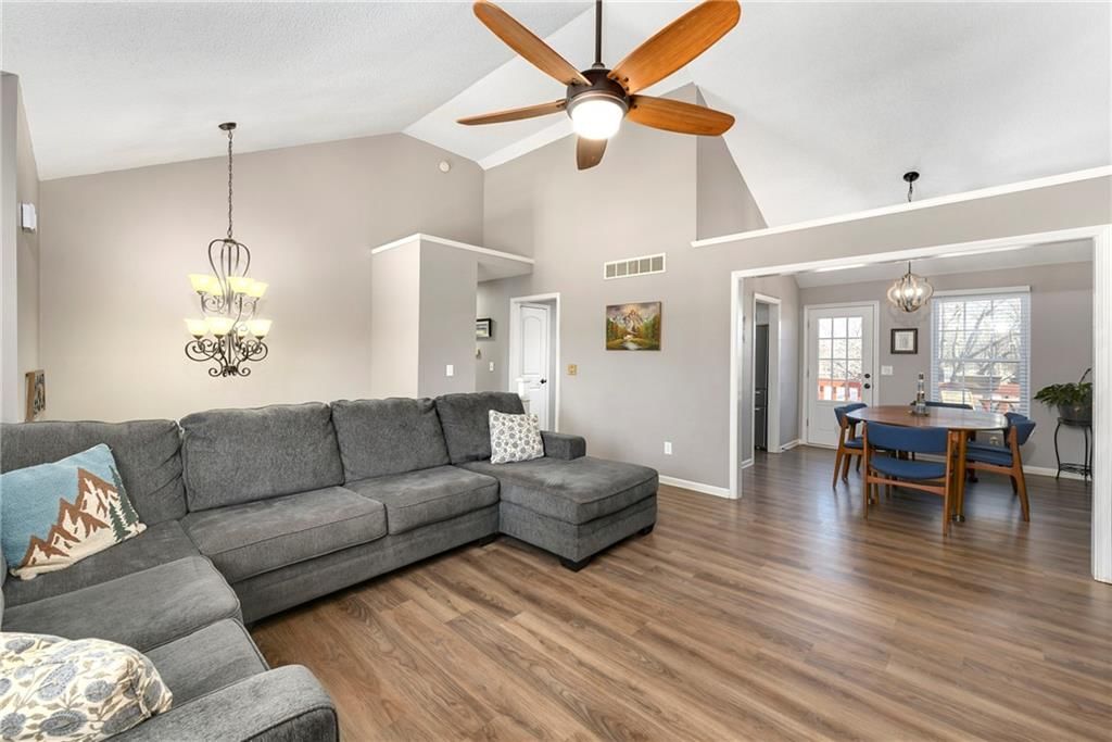 504 Willow Court — photo 8