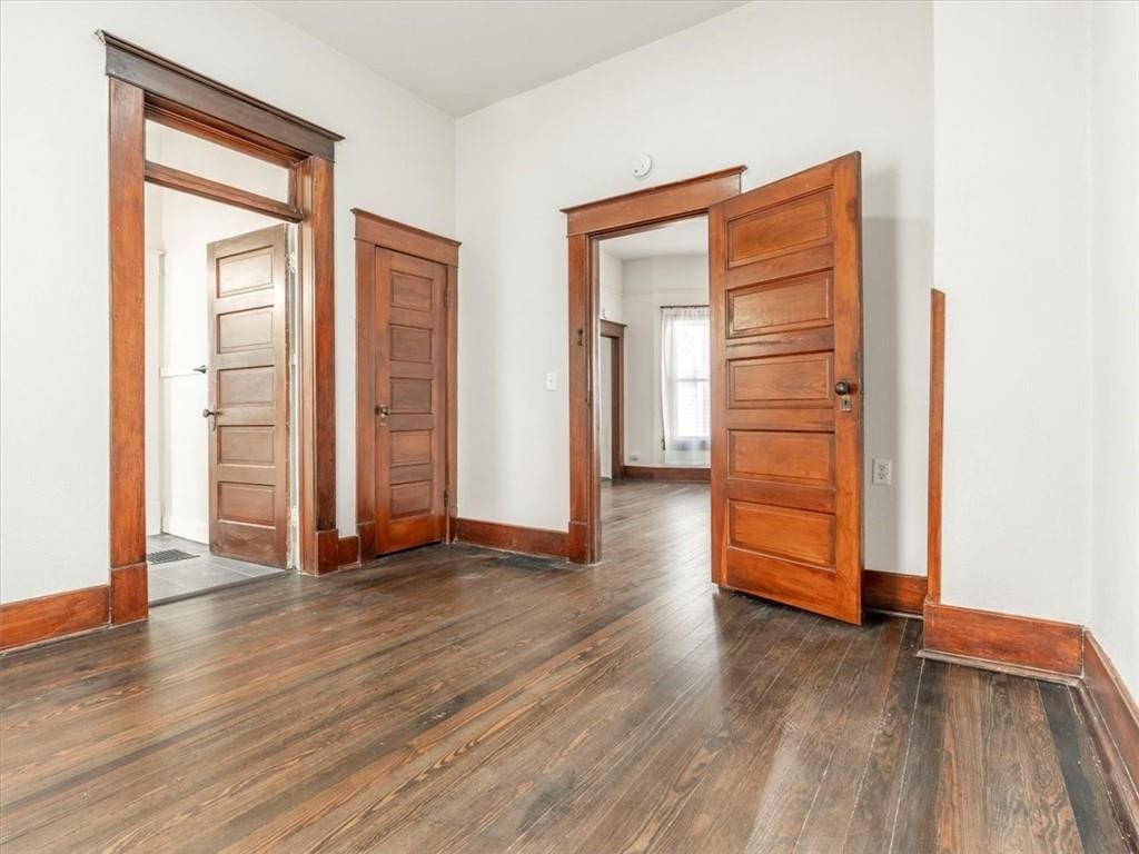 2718 Mitchell Avenue — photo 12