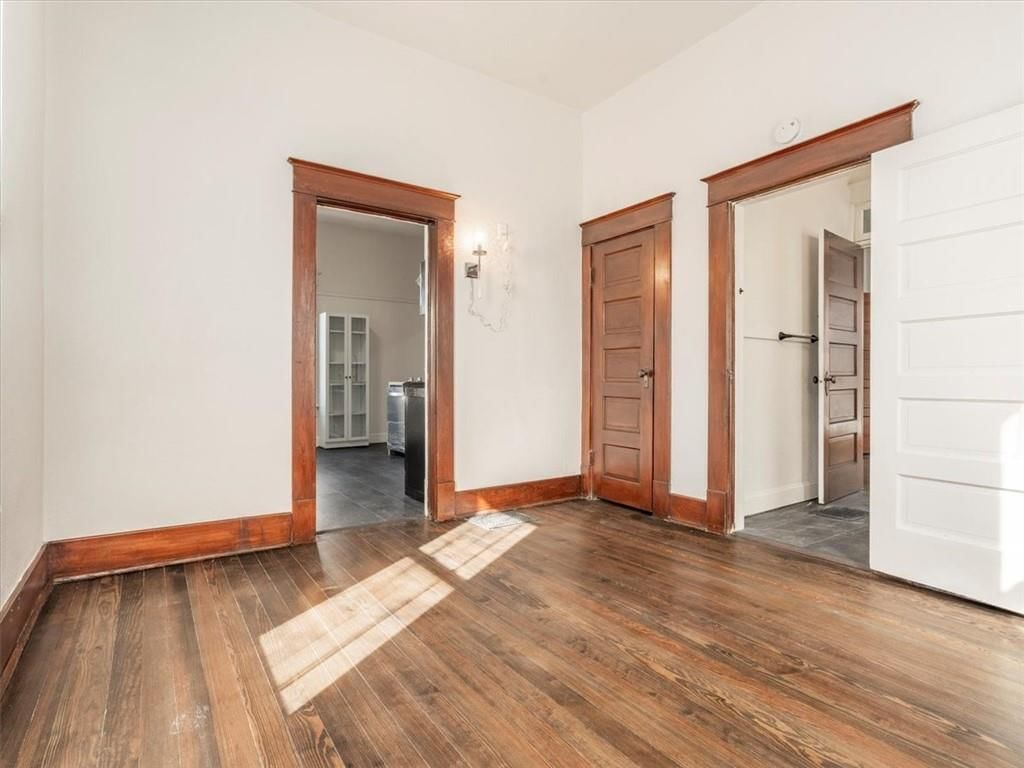 2718 Mitchell Avenue — photo 15