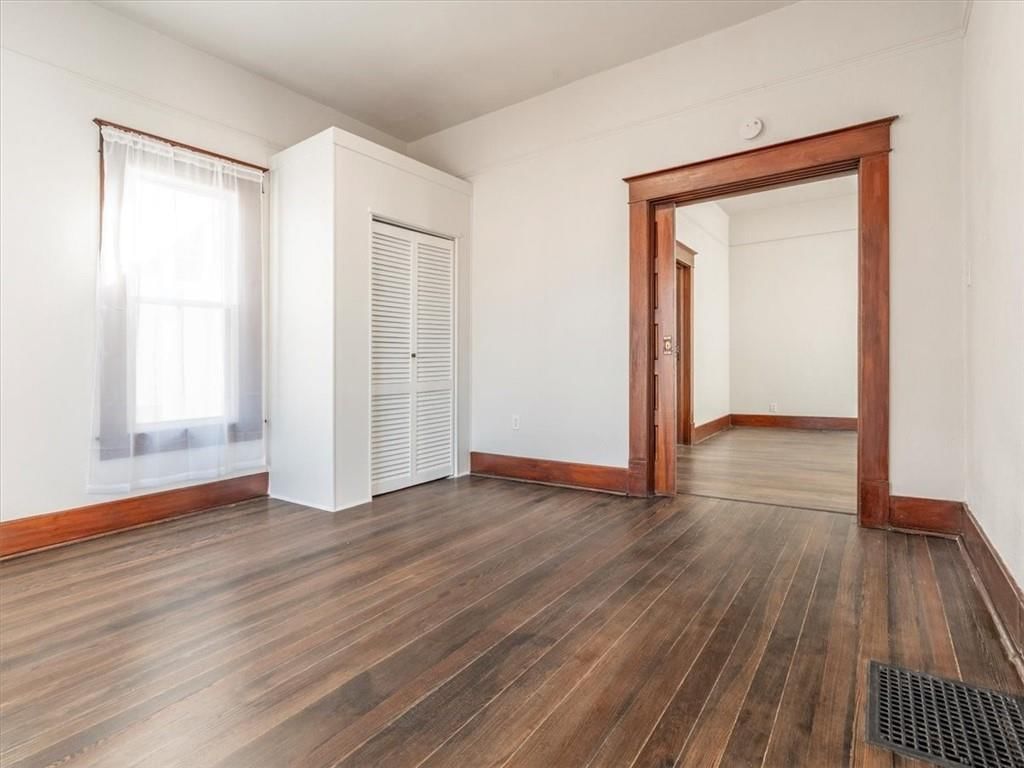 2718 Mitchell Avenue — photo 10