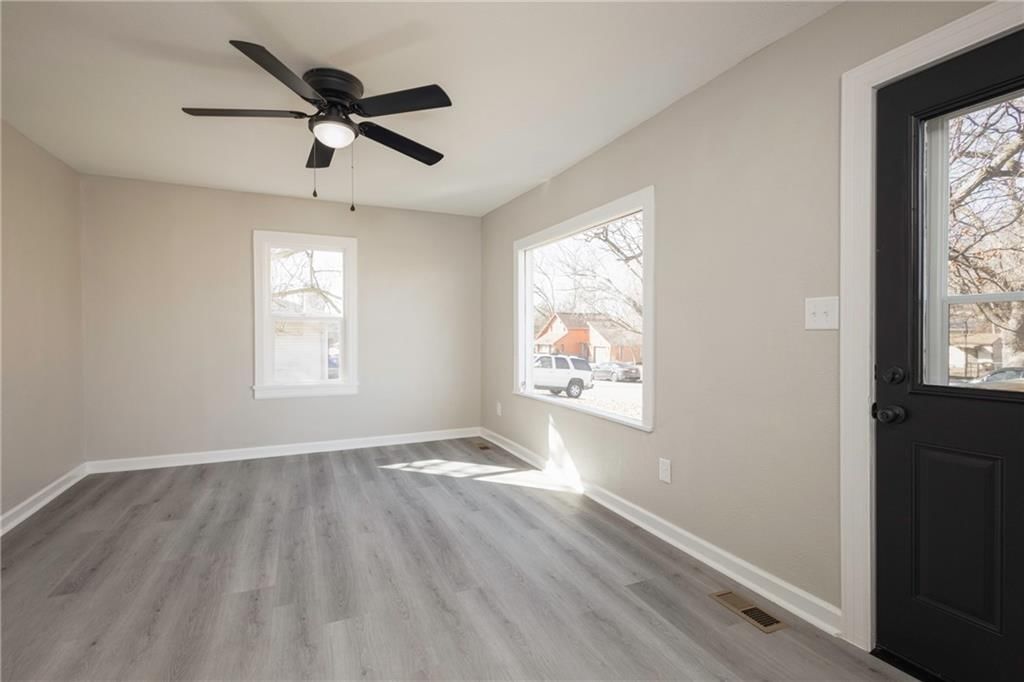 901 Marshall Avenue — photo 4
