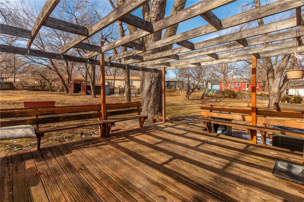 1300 Fair Lane — photo 33