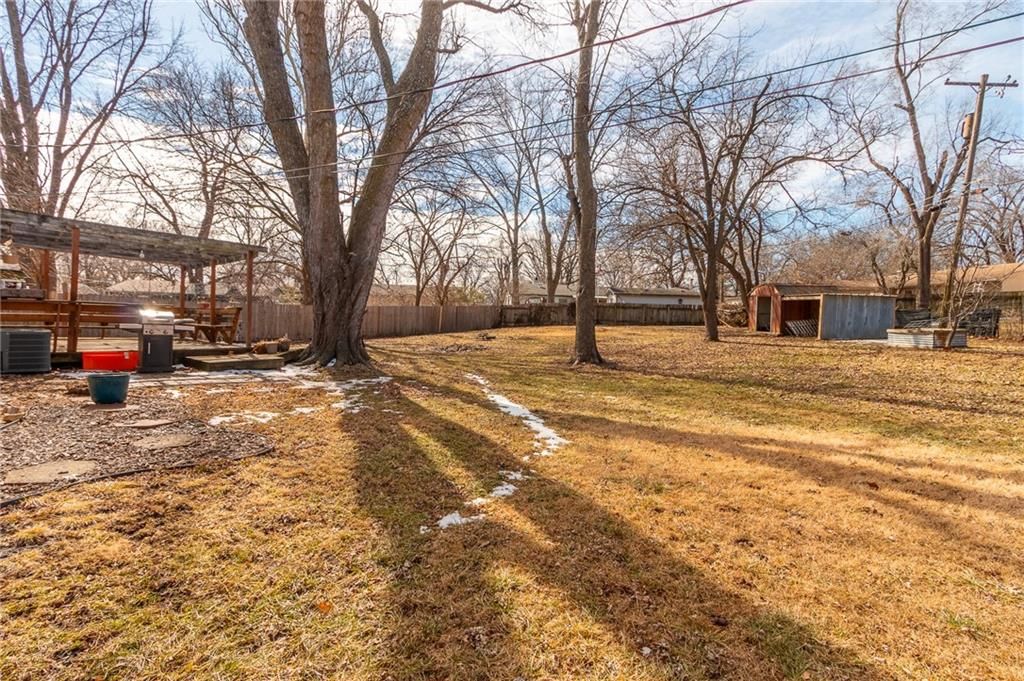 1300 Fair Lane — photo 34