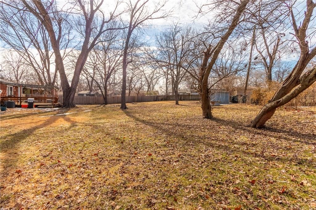 1300 Fair Lane — photo 35