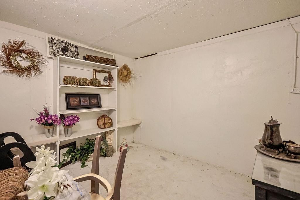 7308 Melrose Lane — photo 32