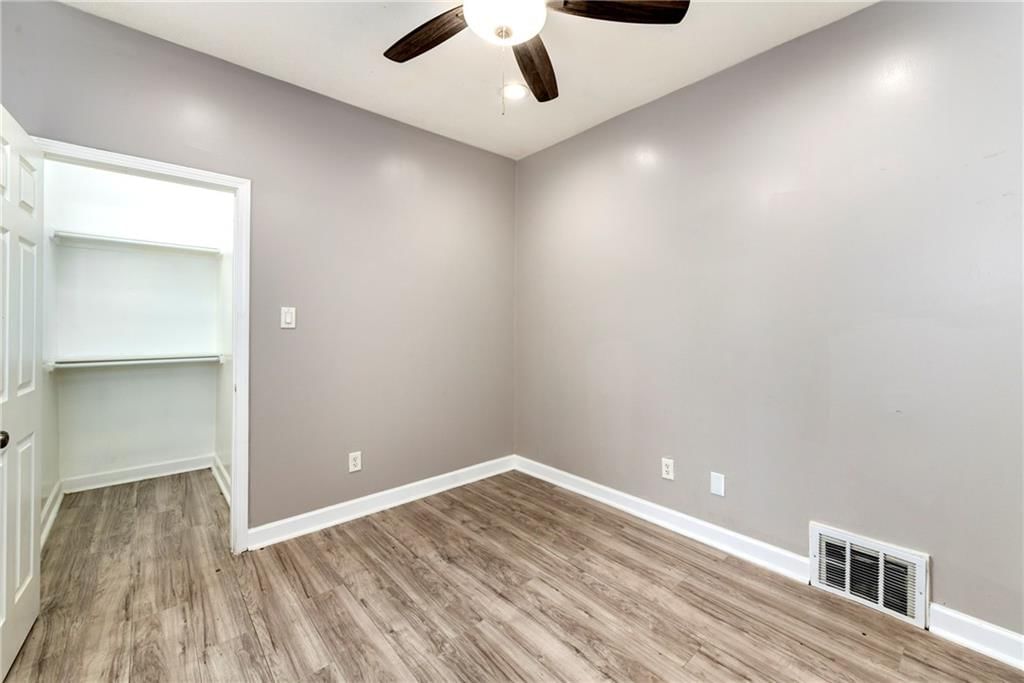 2908 E 21st Street — photo 17