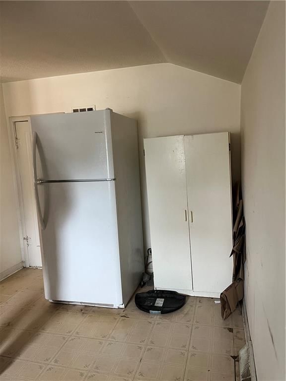 835 W 29th Street — photo 11