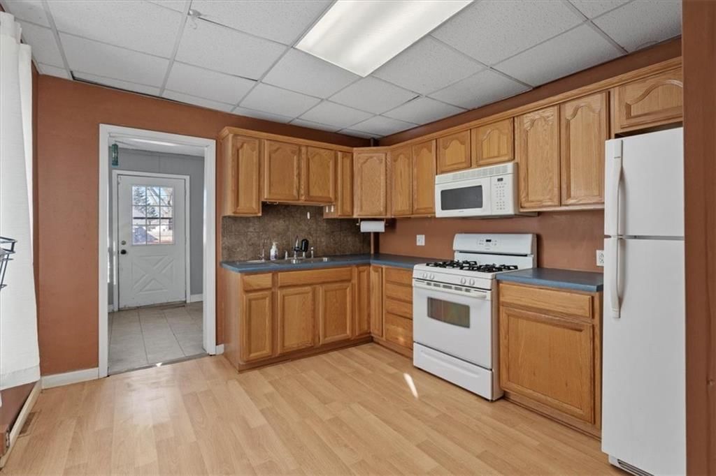 6032 Gordon Avenue — photo 8