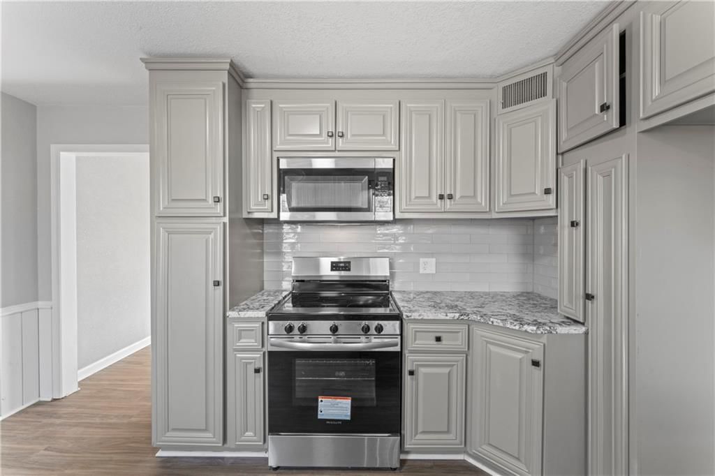 11310 W 69th Street — photo 12