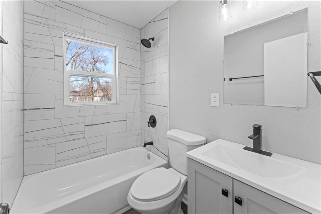 11310 W 69th Street — photo 24