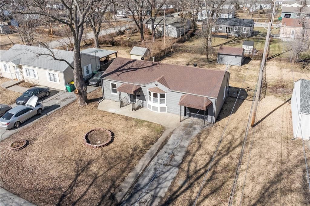 11310 W 69th Street — photo 28