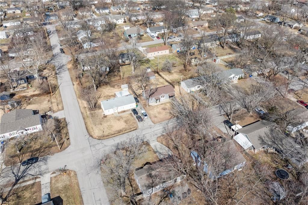 11310 W 69th Street — photo 29