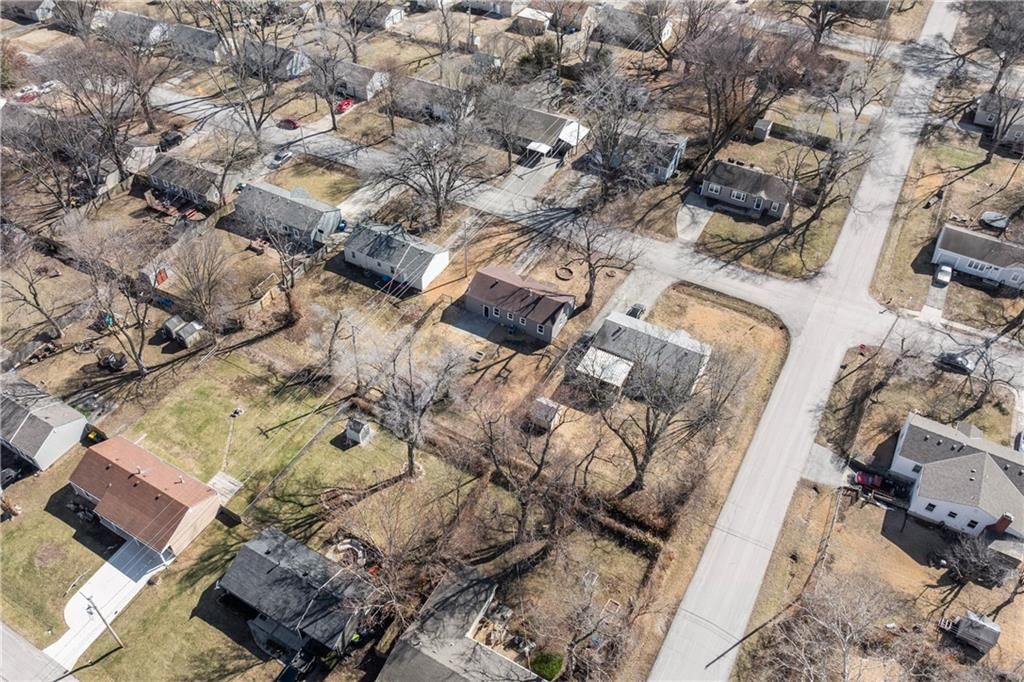 11310 W 69th Street — photo 32