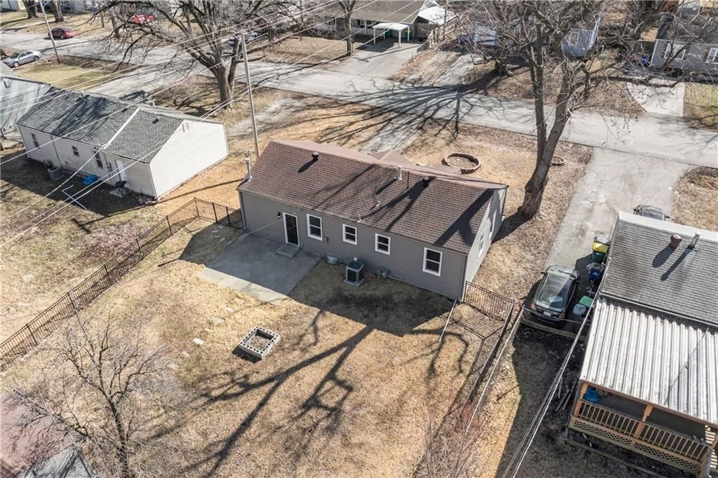 11310 W 69th Street — photo 34
