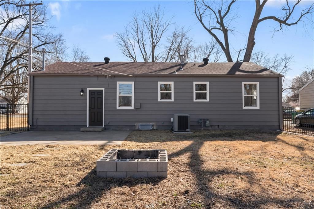 11310 W 69th Street — photo 35